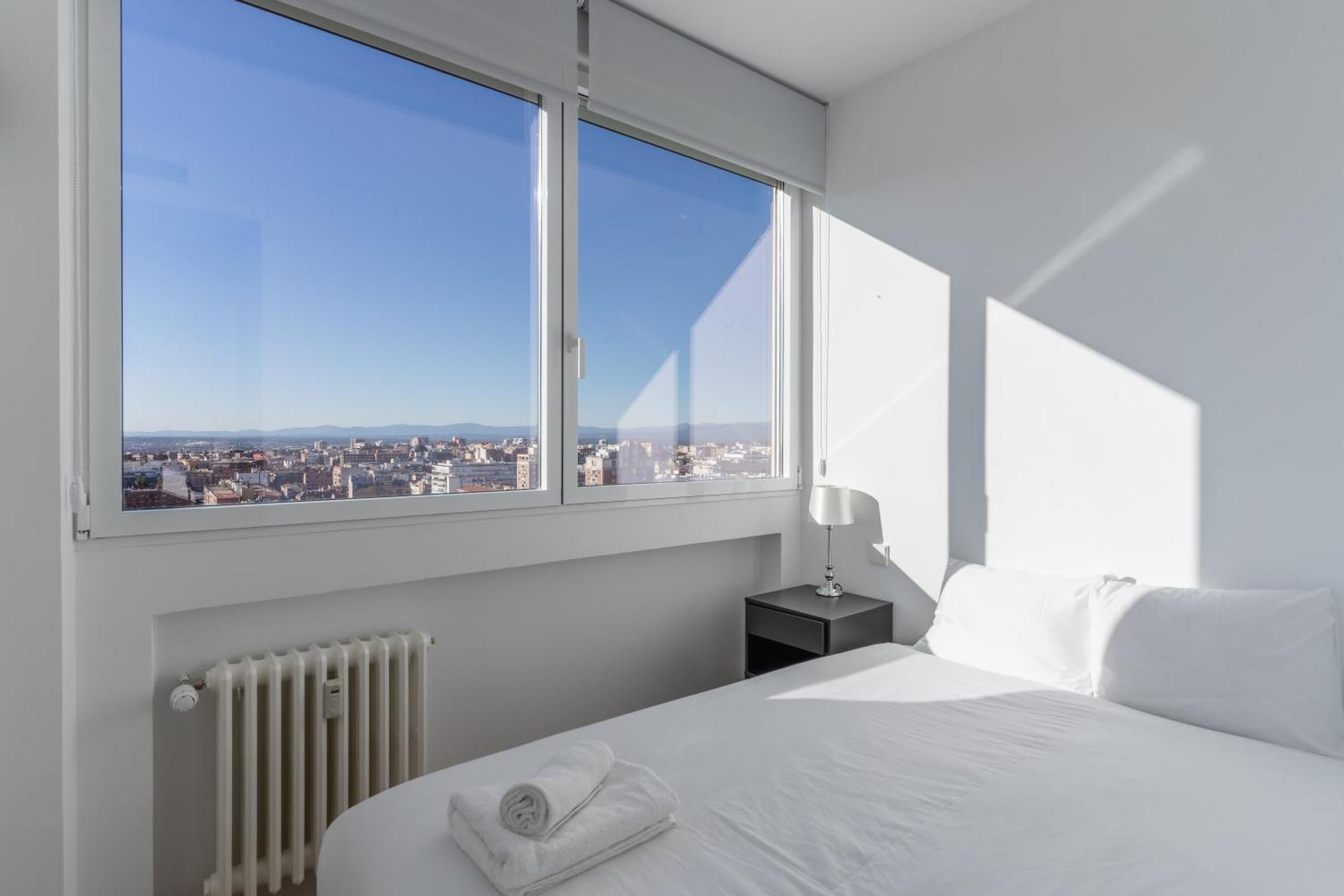 Bright With Views -2bd 1bth- Bernabeu Apartment Madrid