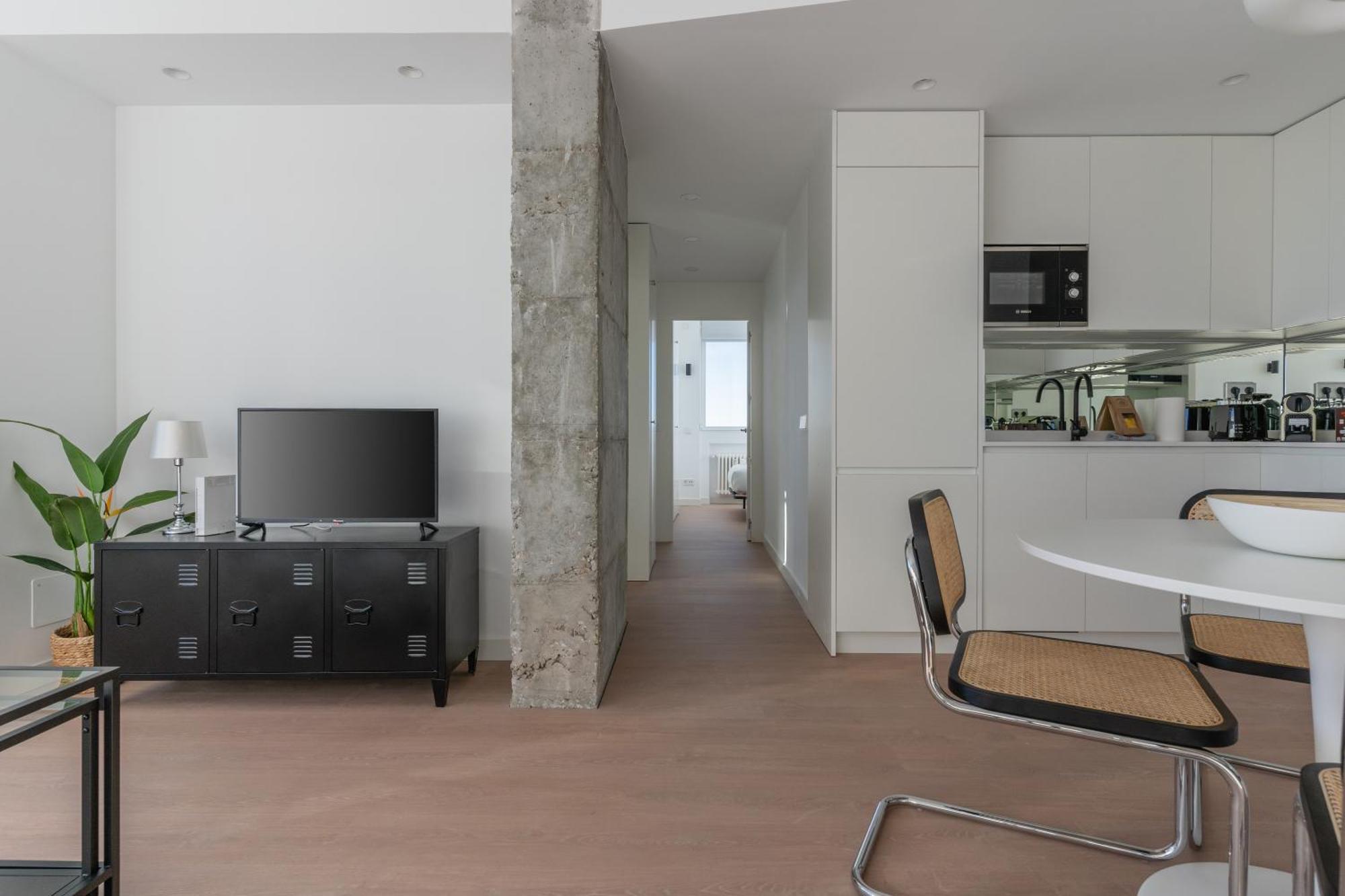 Bright With Views -2bd 1bth- Bernabeu Apartment Madrid